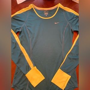 Women’s Nike Top